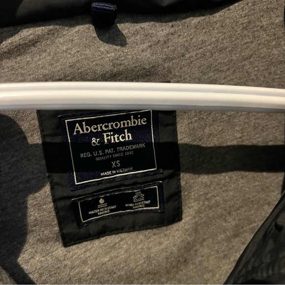 Abercrombie&Fitch black puffer jacket A&F black winter jacket - Picture 2 of 4